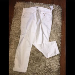 Old navy white Jeans. Sz 14. NWT